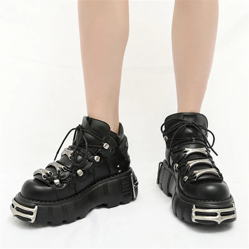 CHAUSSURES GOTHIQUES SUR PLATEFORME AVEC RENFORT MÉTALLIQUE 6 CM