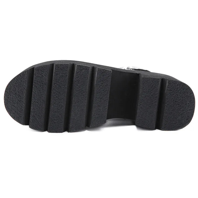 GOTHIC-SCHUHE AUS ÖKO-LEDER IN SCHWARZ MIT KETTE