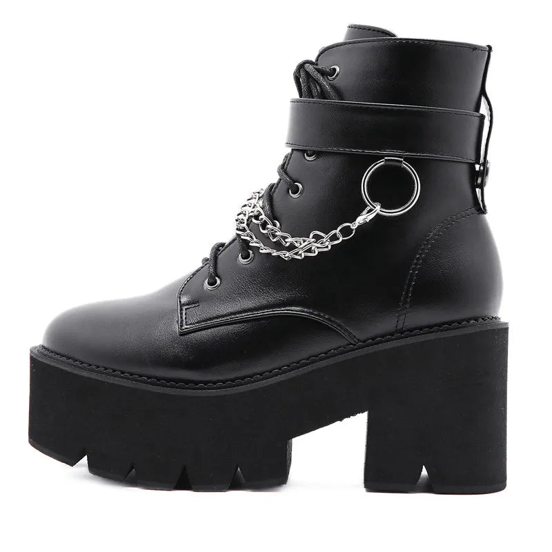 GOTHIC-SCHUHE AUS ÖKO-LEDER IN SCHWARZ MIT KETTE