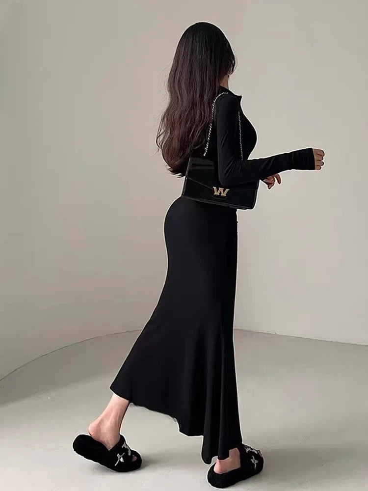 Enges Gothic-Kleid mit langen Ärmeln