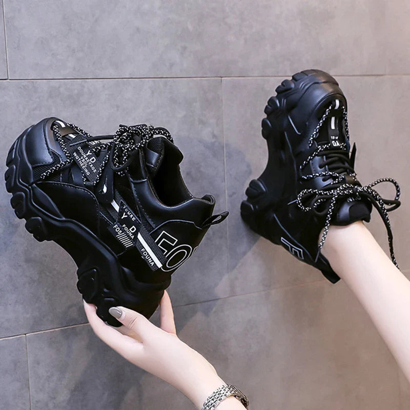 CHAUSSURES GOTHIQUES SUR LA PLATEFORME EGIRL