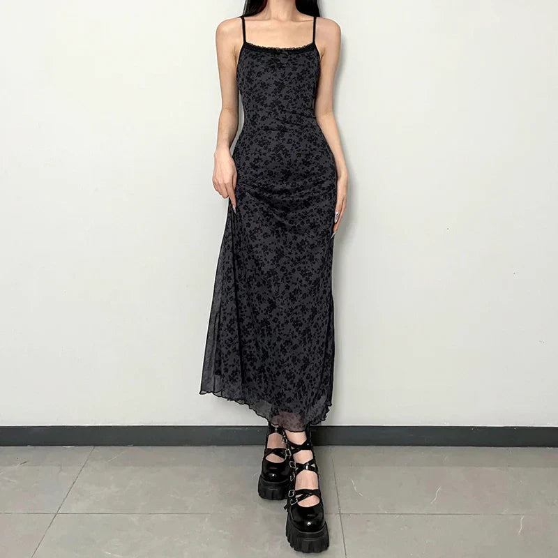 Sommerliches schwarzes Gothic-Kleid
