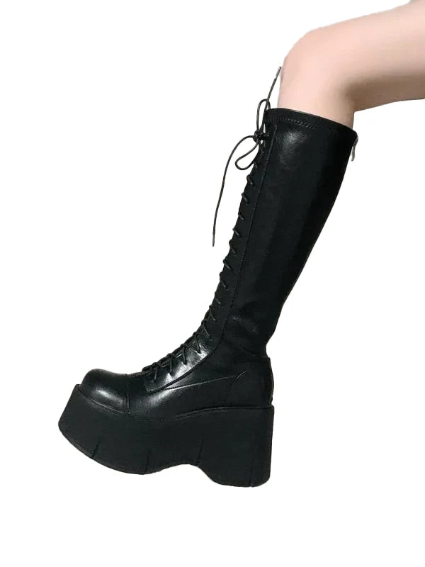 Chaussures longues gothiques noires - brillantes