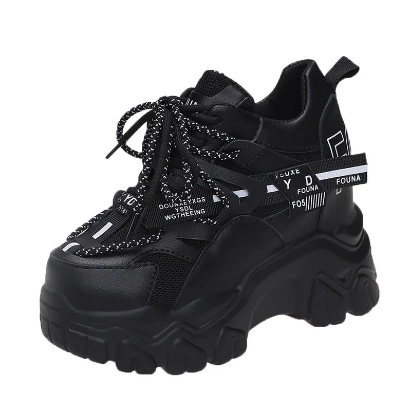 CHAUSSURES GOTHIQUES SUR LA PLATEFORME EGIRL