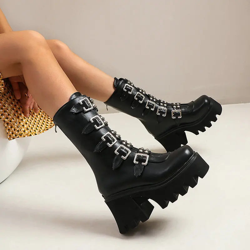 CHAUSSURES GOTHIQUES NOIRES À SEMELLE ÉPAISSE