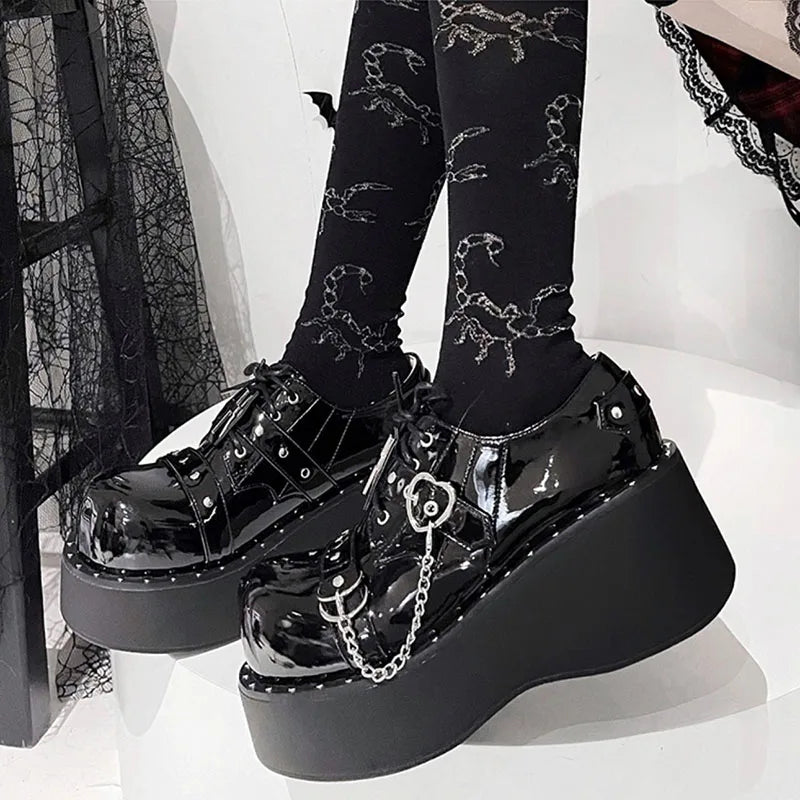 Chaussures compensées gothiques