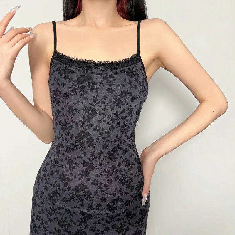 Sommerliches schwarzes Gothic-Kleid