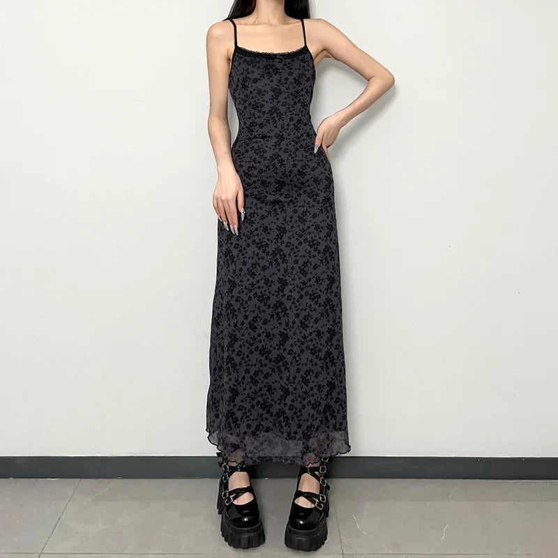 Sommerliches schwarzes Gothic-Kleid