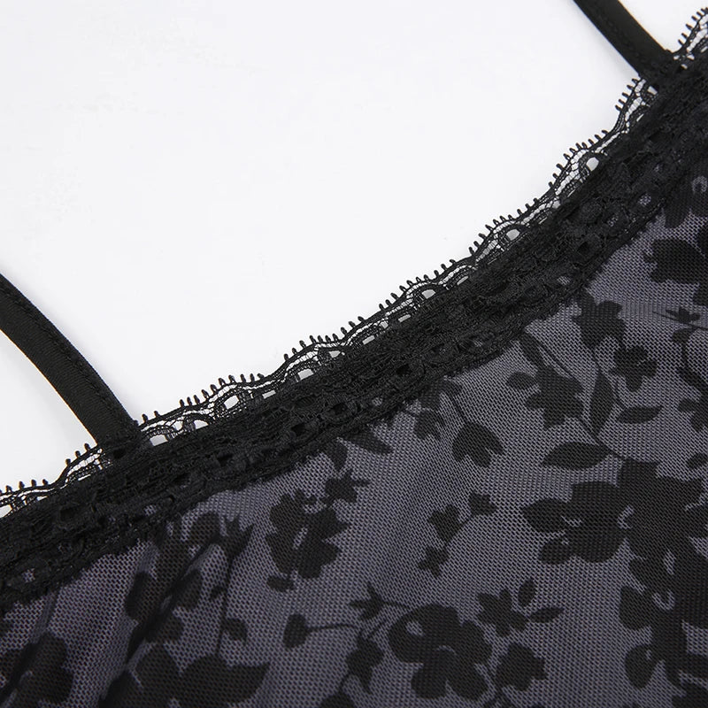 Sommerliches schwarzes Gothic-Kleid