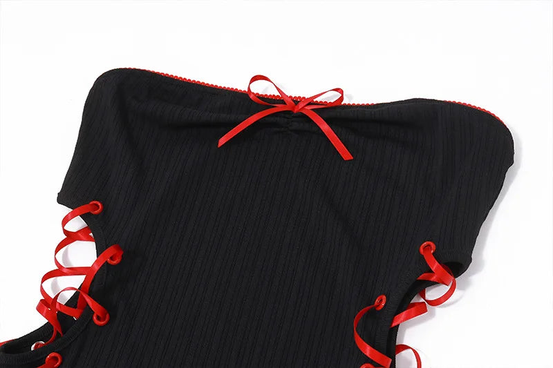 Robe gothique noire avec un noeud