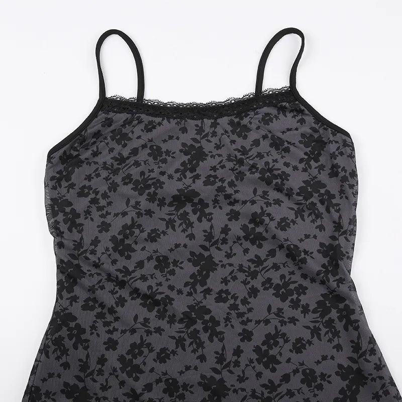 Sommerliches schwarzes Gothic-Kleid