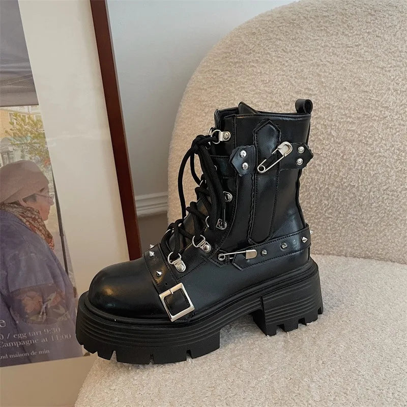Gothic-Schuhe mit Schnallen