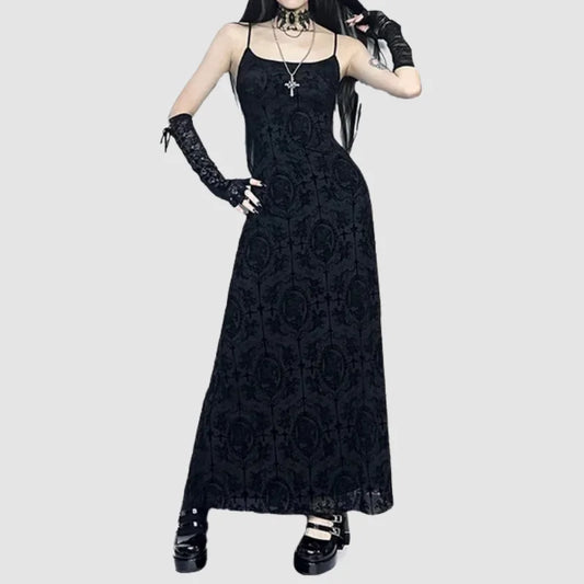 Langes schwarzes Emo-Kleid