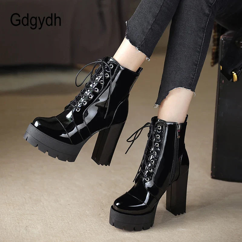 Bottes de strip-teaseuse hautes gothiques