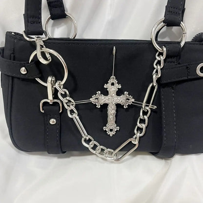 Sac à main gothique avec une croix