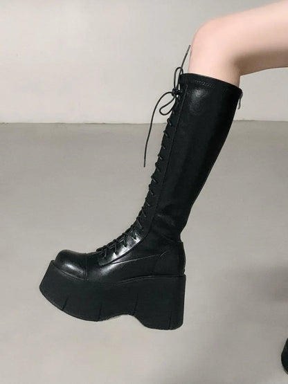 Chaussures longues gothiques noires - brillantes