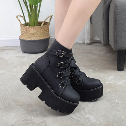 Gothic-Plateauschuhe mit Schnallen