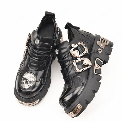 Chaussures gothiques avec motif tête de mort