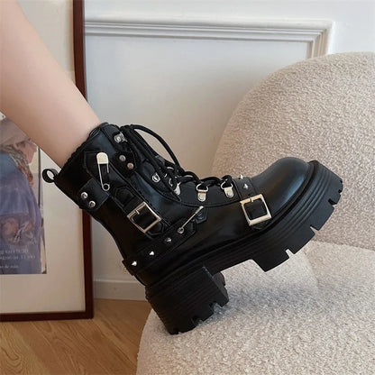 Gothic-Schuhe mit Schnallen