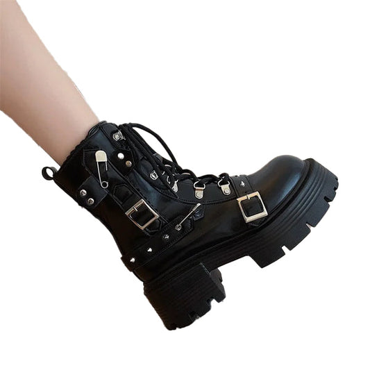 Gothic-Schuhe mit Schnallen