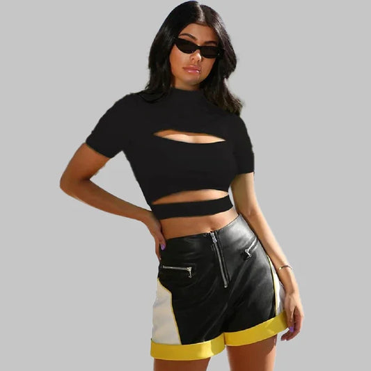 Crop-Top mit hohem Ausschnitt, das die Taille betont