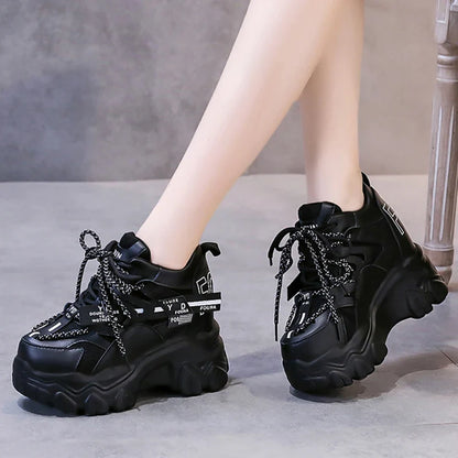 CHAUSSURES GOTHIQUES SUR LA PLATEFORME EGIRL