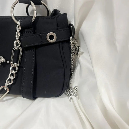 Sac à main gothique avec une croix